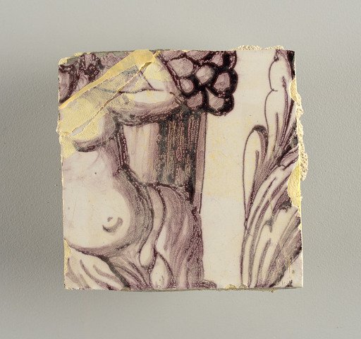 Tile wall facing