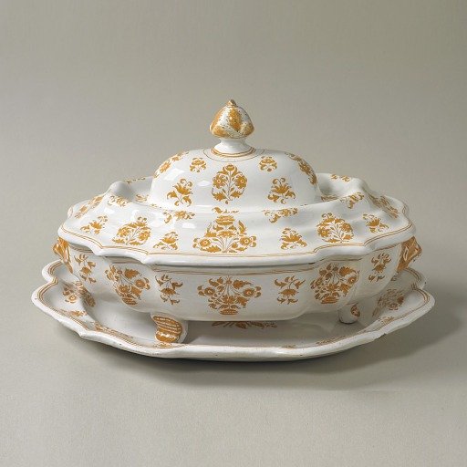 Tureen with lid and stand