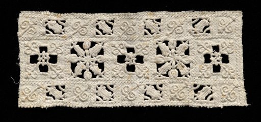 Lace fragment