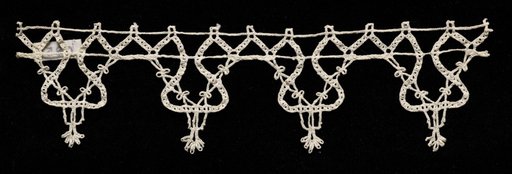 Lace Edging with Points
