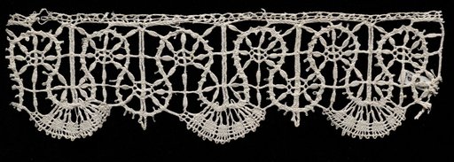Lace Edging with Bell Points