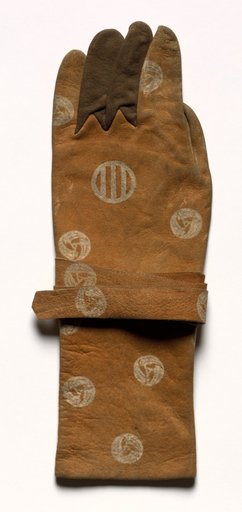 Archer's Glove (left)