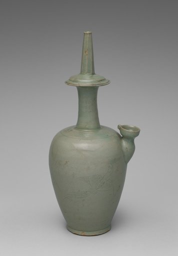 Water Ewer for Rituals with Incised Parrot Design
