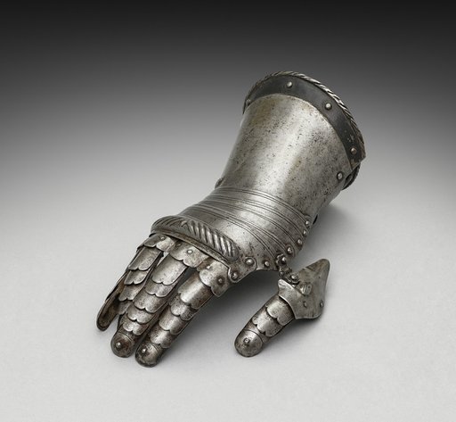 Right Gauntlet