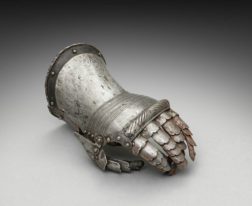 Left Gauntlet