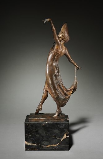 Pavlova Dancing the Gavotte