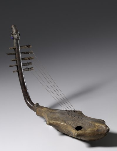 Figurative harp (domu or kundi)