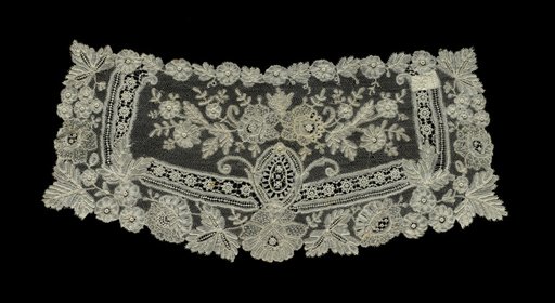 Lace Cuff (one of a pair)