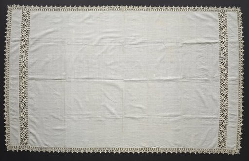 Cloth with Lace