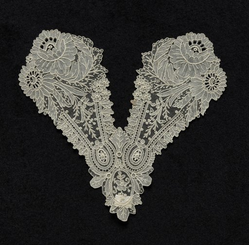 Lace Jabot