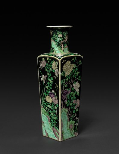 Club-shaped Vase
