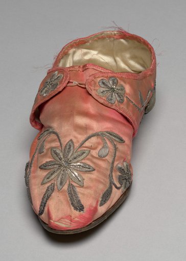 Slipper (one of a pair)