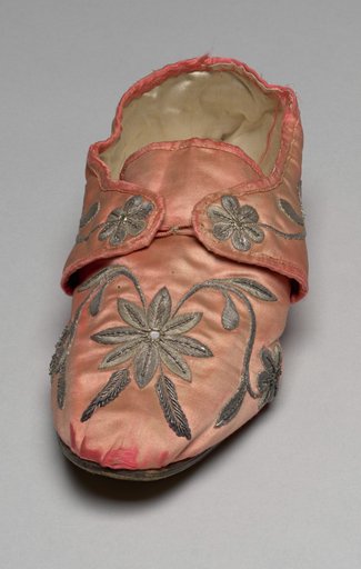Slipper (one of a pair)