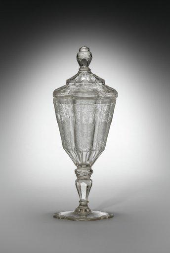 Standing Cup with Cover