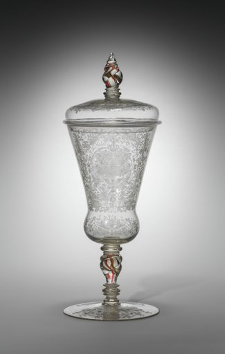 Standing Cup with Cover