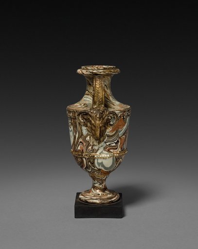 Urn