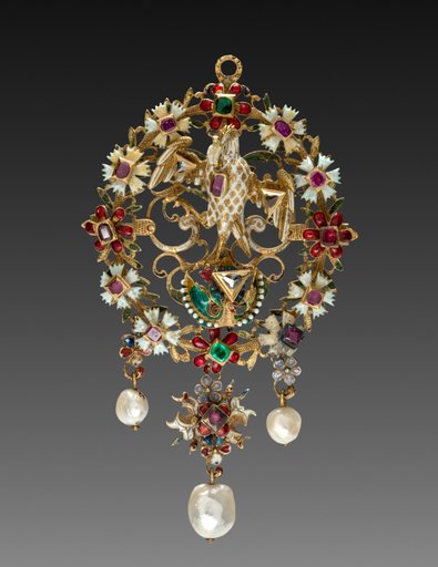 Pendant with Pelican