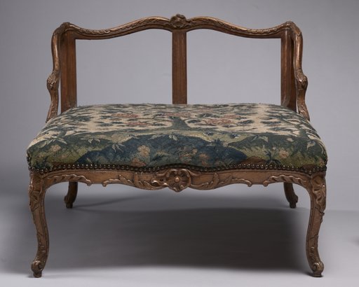 Chaise Lounge (Stool)