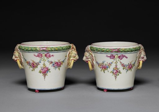 Pair of Flower Pots (Pots de fleurs)