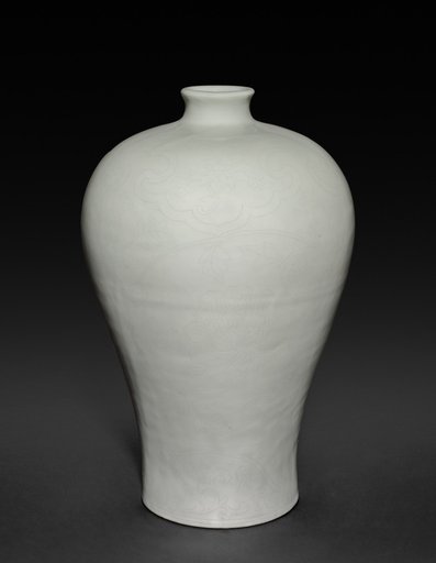Meiping Vase with Cloud Collars and Peony Sprays