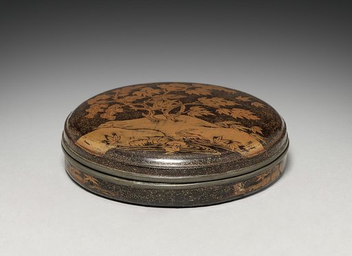 Mirror Container with Design of Maple Tree and Autumn Shower
