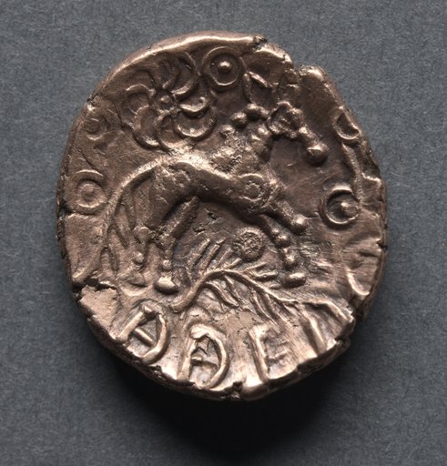 Addedomaros Stater: Crescents (obverse)