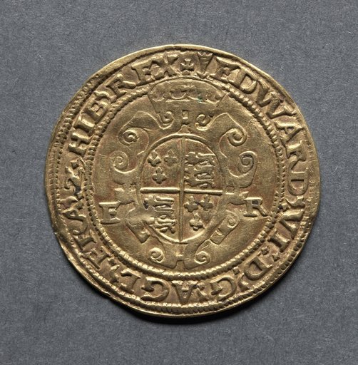 Half Sovereign: Crowned Royal Arms (reverse)