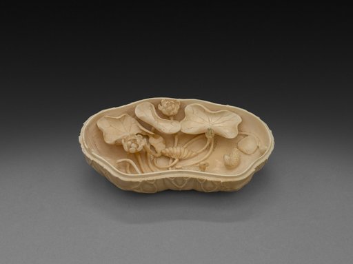 Box in Form of Lotus Leaf