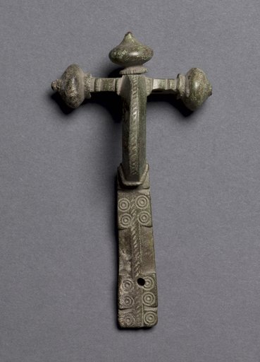 Cross-bow Fibula