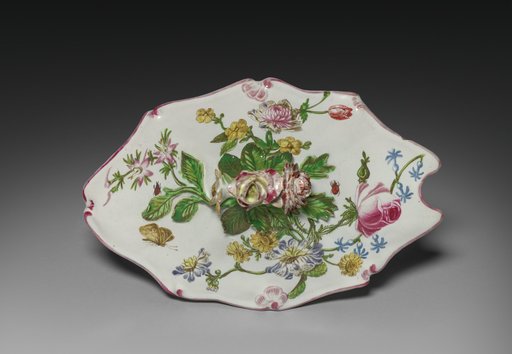Cover for a Sauce Tureen with Attached Stand