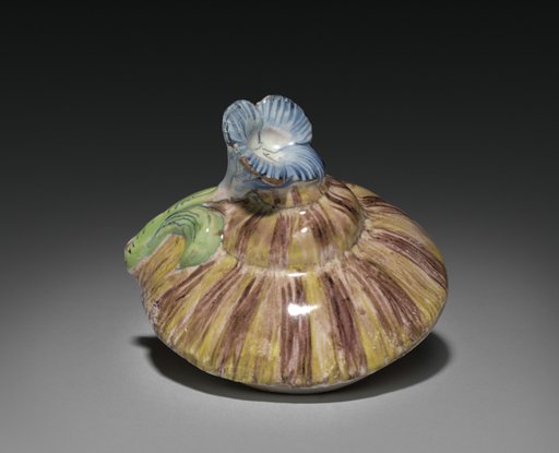 Cover for a Box in the Form of a Snail
