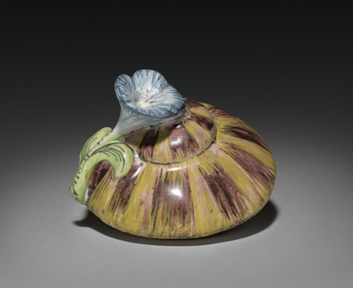 Cover for a Box in the Form of a Snail