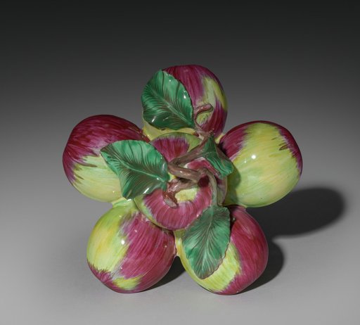 Cover for a Box in the Form of Apples