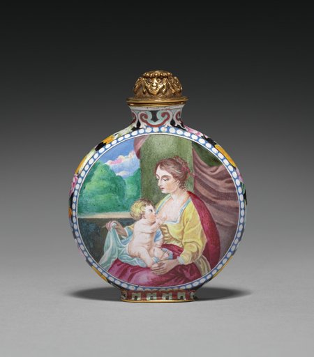 Snuff Bottle with European Figures