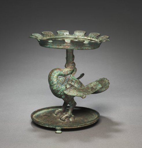 Shallow Basin Supported by a Bird (Bian)