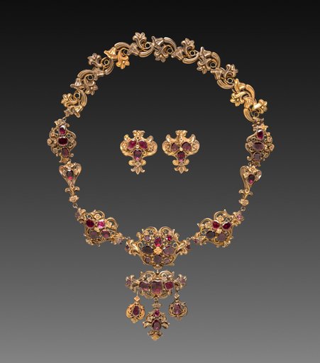 Set of Gold Jewelry