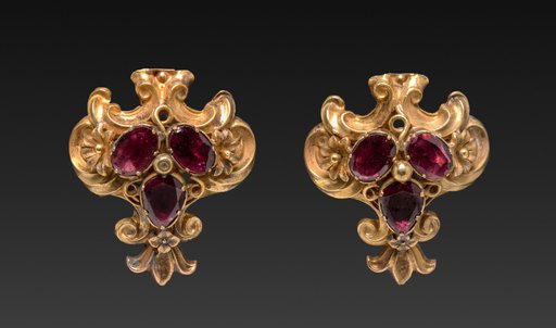 Earring