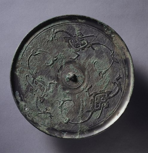 Mirror with Three Dragons