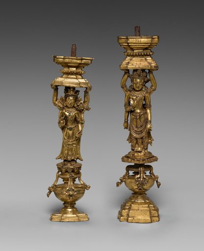 Supports with Addorsed Figures