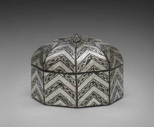 Bidri Pandan with Chevrons