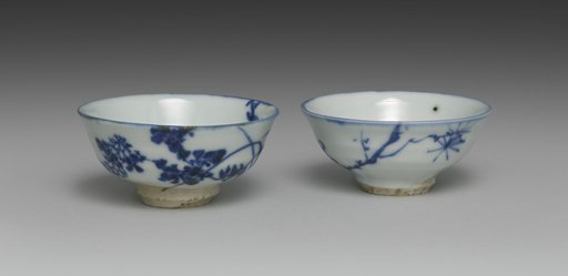 Sake Cups with Auspicious Flora