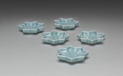 Maple Leaf-Shaped Saucers