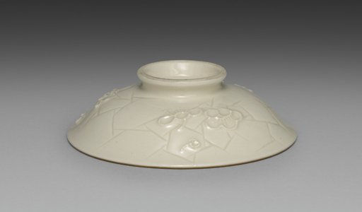 Cover for a Bowl from Dining Set with Plum Blossoms and Cracked-Ice