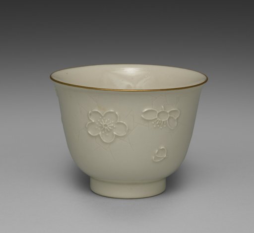 Drinking Cup from Dining Set with Plum Blossoms and Cracked-Ice