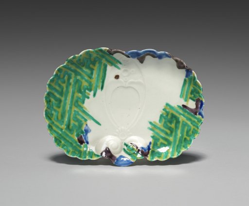 Ginkgo Leaf-Shaped Small Dish (Kozara) with Stylized Key-Fret Design
