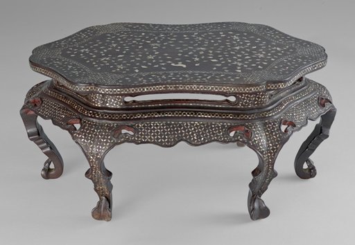 Hexafoil-Shaped Table with Mother-of-Pearl Inlay