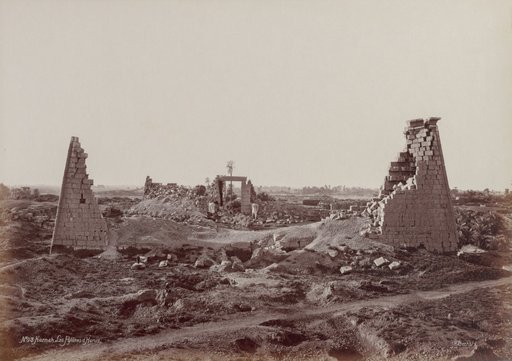 Karnak, Les Pylônes d'Horus