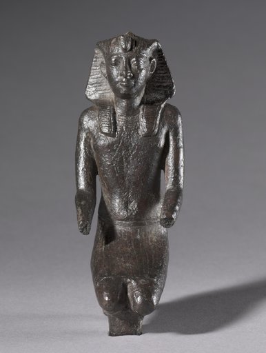 Statuette of Kneeling King