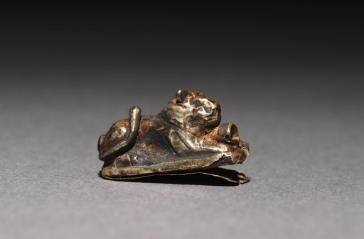 Recumbent Lion Beads
