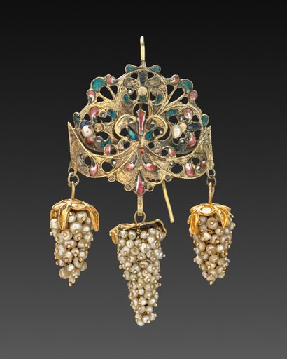 Earring